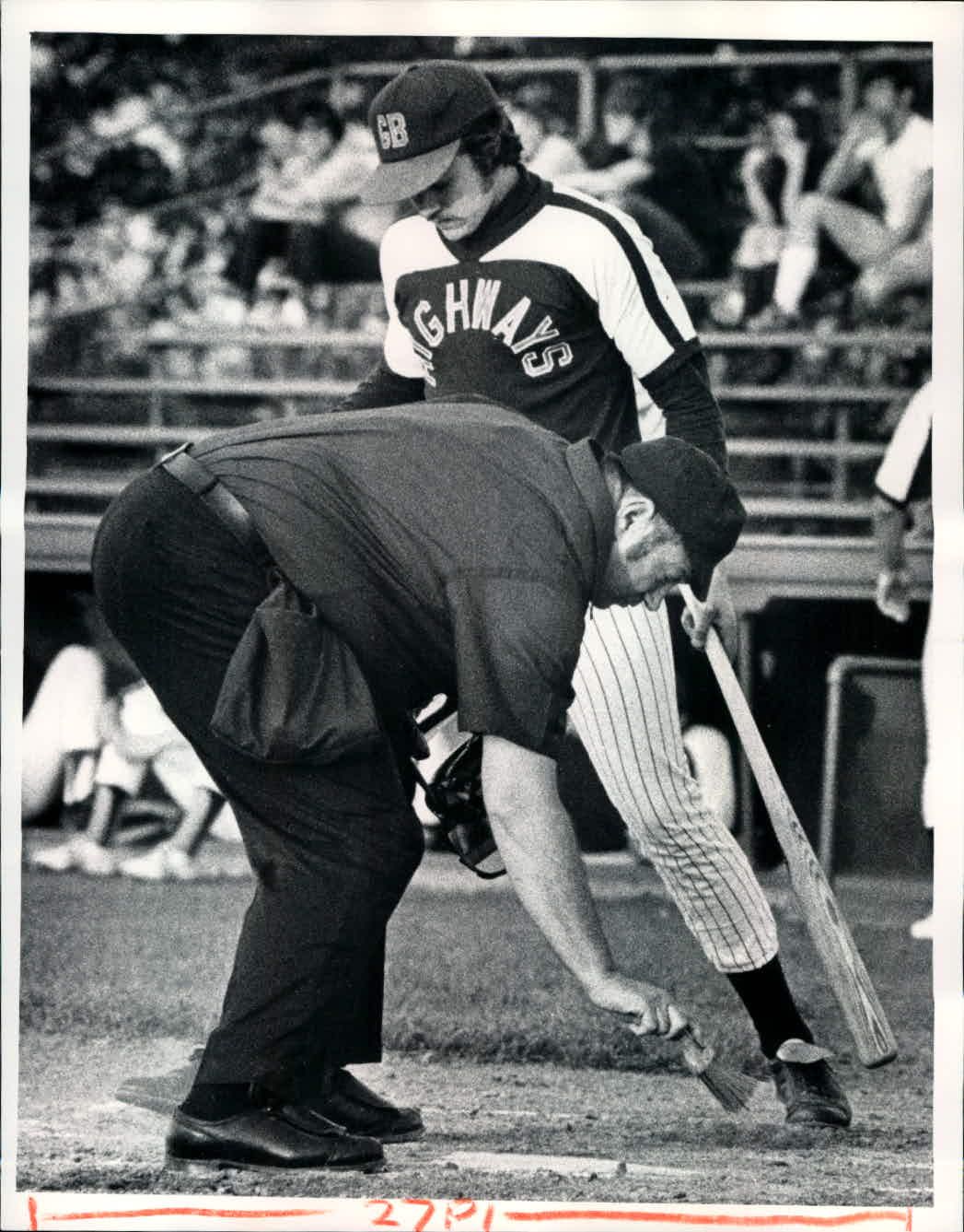 Lot Detail - 1970-95 Milwaukee Brewers TSN Collection Archives/SPORT  Magazine Archives Modern Photo (MEARS Photo LOA) - Lot of 340