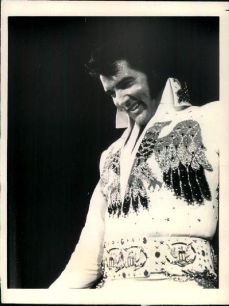 1977 Elvis Presley : Elvis in Concert "The Chicago Sun Times Archives" Original Photo (Chicago Sun Times Hologram/MEARS Photo LOA)