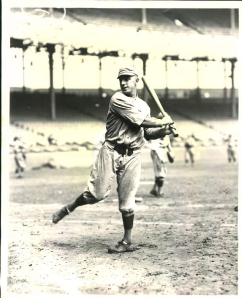 1917 Braggo Roth Cleveland Indians "The Sporting News Collection Archives" Original 8" x 10" Photo (Sporting News Collection Hologram/MEARS Photo LOA)