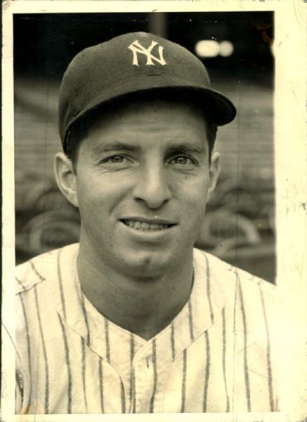 1942 Tommy Henrich New York Yankees "The Sporting News Collection Archives" Original 5" x 7" Photo (Sporting News Collection Hologram/MEARS Photo LOA)