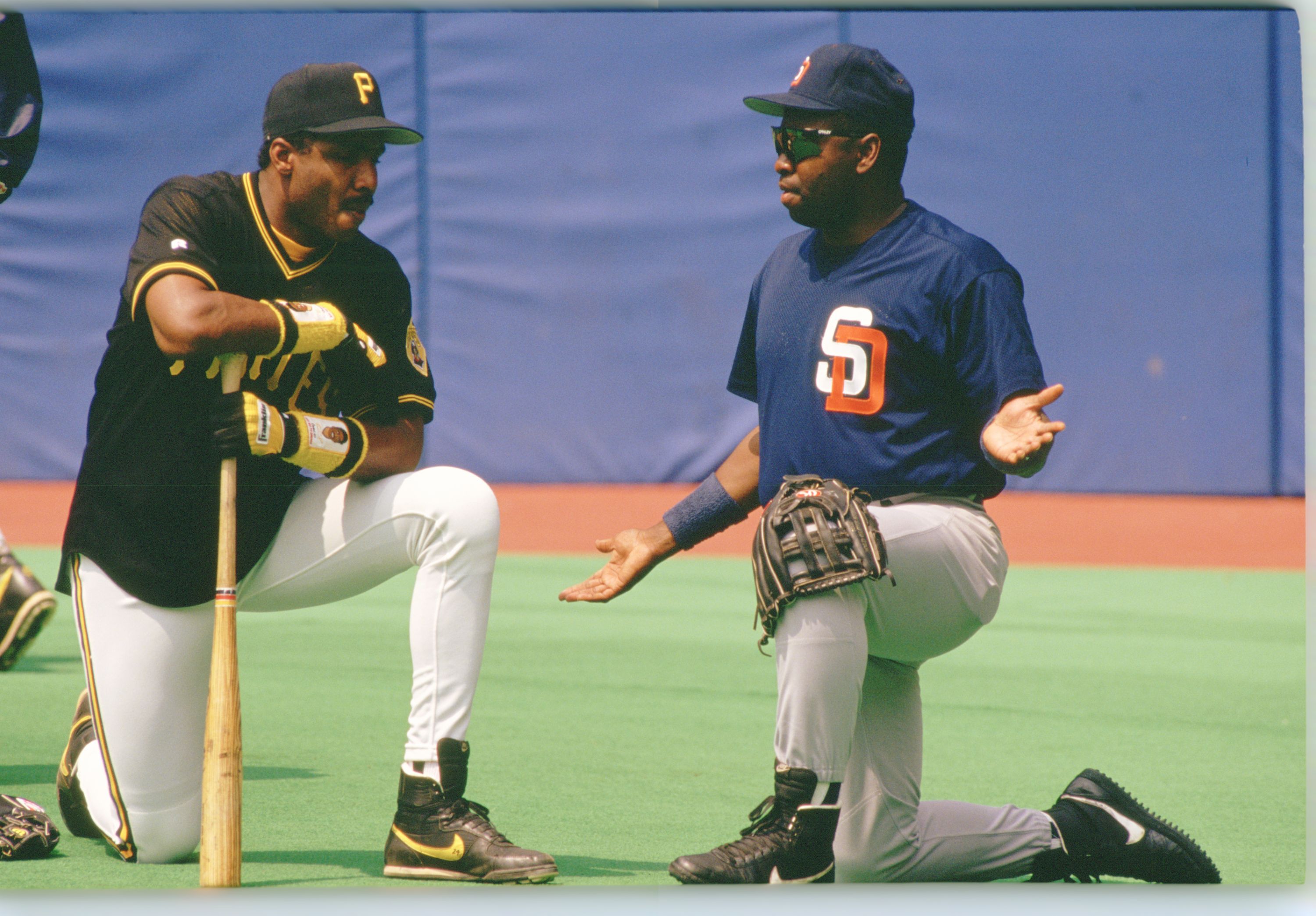 Lot Detail - 1992 TONY GWYNN AUTOGRAPHED SAN DIEGO PADRES GAME