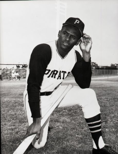 1962-70 Roberto Clemente Pittsburgh Pirates "The Sporting News" Original 3.25" x 4.25" Black And White Negative (The Sporting News Collection/MEARS Auction LOA) 