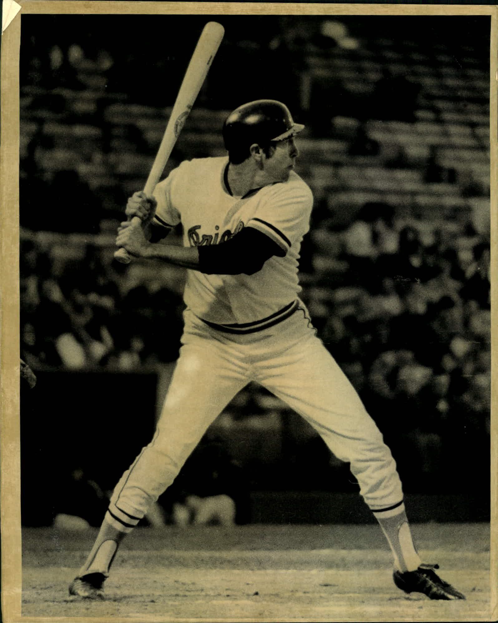 Lot Detail - 1977 Brooks Robinson Baltimore Orioles Game-Used & Autographed  Home Jersey (Photo-Matched • MEARS A10 • Final Season)