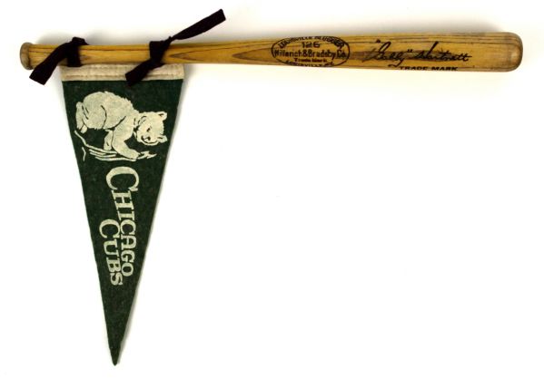 1930s Gabby Hartnett Chicago Cubs Mini-Bat and Mini-Pennant 