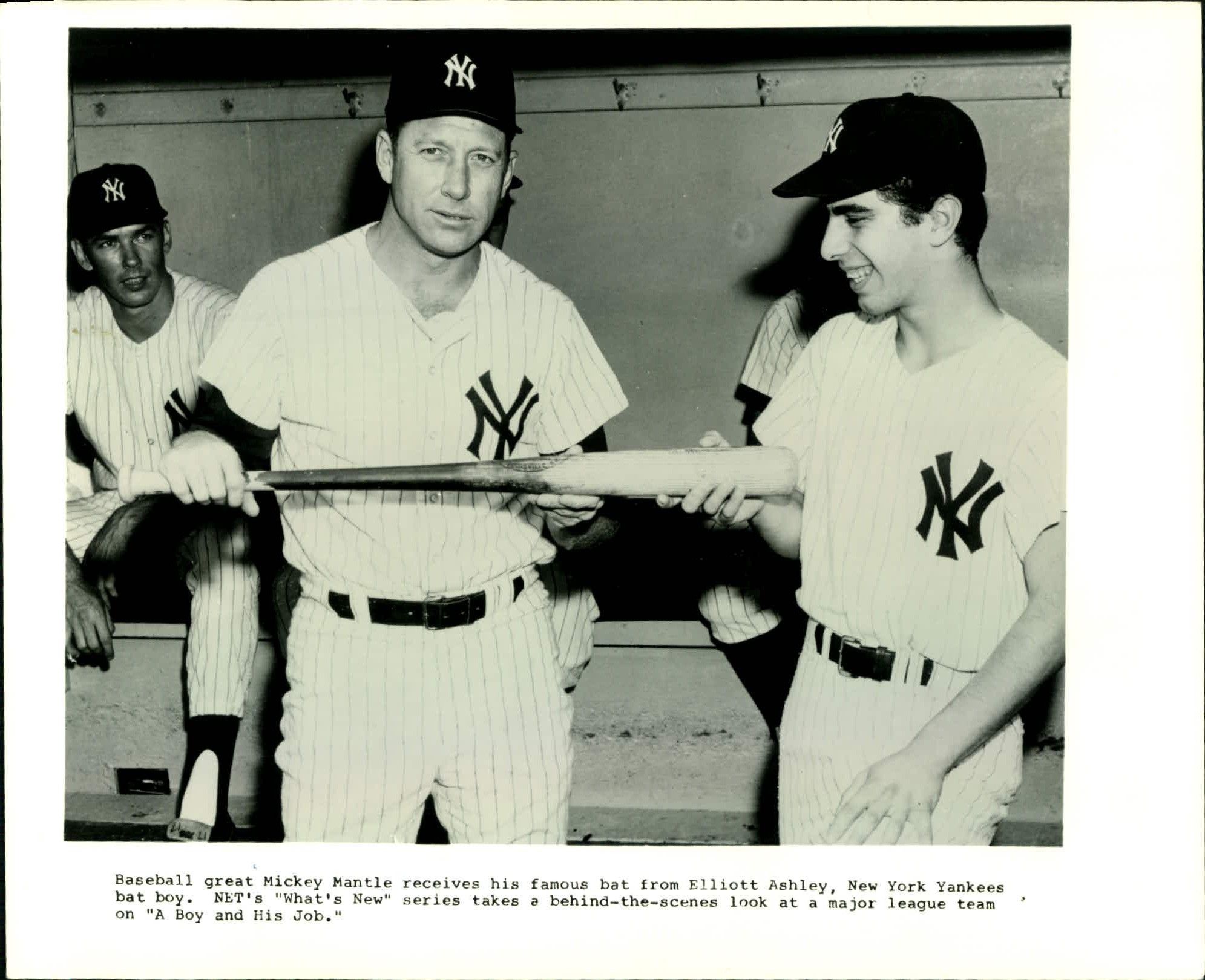 Lot Detail - 1955 Mickey Mantle and Family The Sporting News Collection  Archives Original Photo (Sporting News Collection Hologram/MEARS Photo LOA)