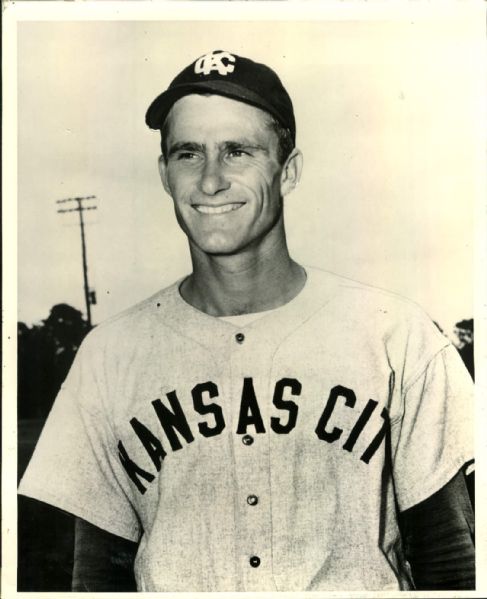 1950 Lew Burdette Kansas City Blues "The Sporting News Collection Archives" Original 8" x 10" Photo (Sporting News Collection Hologram/MEARS Photo LOA) Milwaukee Braves