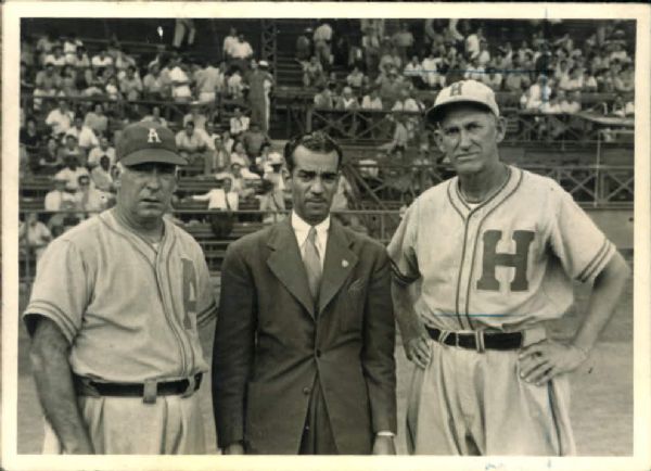 1940s Mike Gonzalez Dolf Luque Havana "The Sporting News Collection Archives" Original Photo (Sporting News Collection Hologram/MEARS Photo LOA)