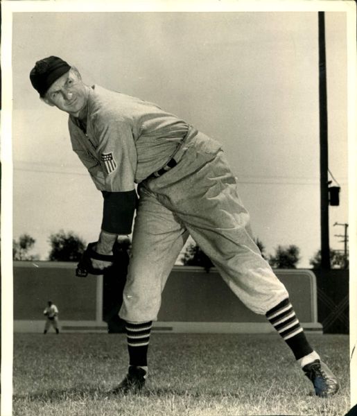 1944 Sam Gibson San Francisco Seals PCL "The Sporting News Collection Archives" Original Photo (Sporting News Collection Hologram/MEARS Photo LOA)