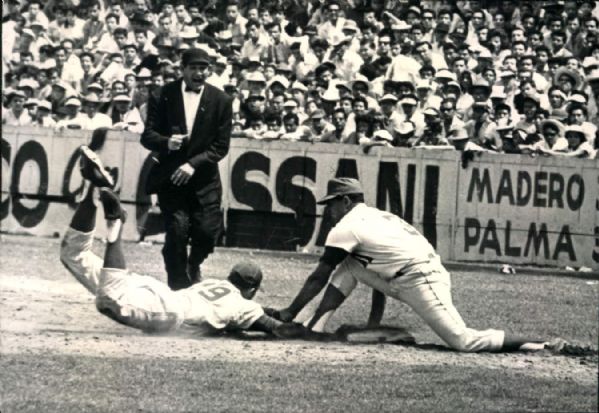 1964 New York Mets in Mexico City "The Sporting News Collection Archives" Original 4.75" x 6.75" Photo (Sporting News Collection Hologram/MEARS Photo LOA)