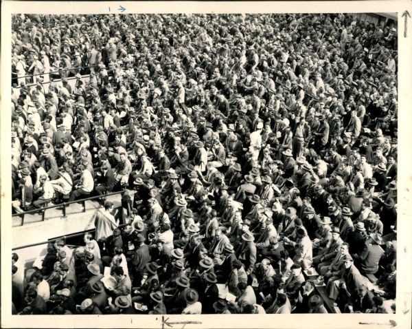 1950 Yankee Stadium Crowd "The Sporting News Collection Archives" Original 7" x 9" Photo (Sporting News Collection Hologram/MEARS Photo LOA)