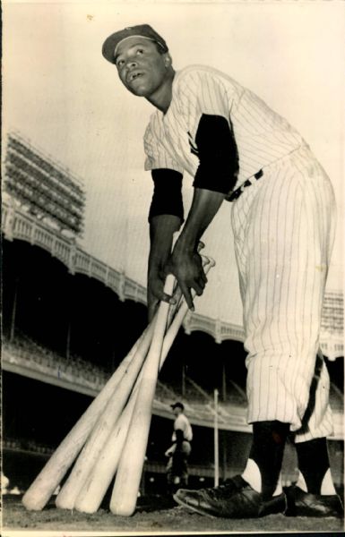 1955-66 Elston Howard New York Yankees "The Sporting News Collection Archives" Original 6" x 9.5" Photo (Sporting News Collection Hologram/MEARS Photo LOA)