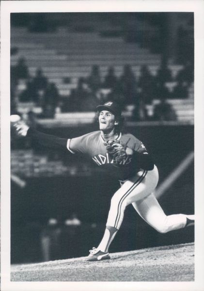 1976-95 Dennis Eckersley Cleveland Indians Oakland Athletics "The Sporting News Collection Archives" Original 5" x 7" Photos (Sporting News Collection Hologram/MEARS Photo LOA) - Lot of 2