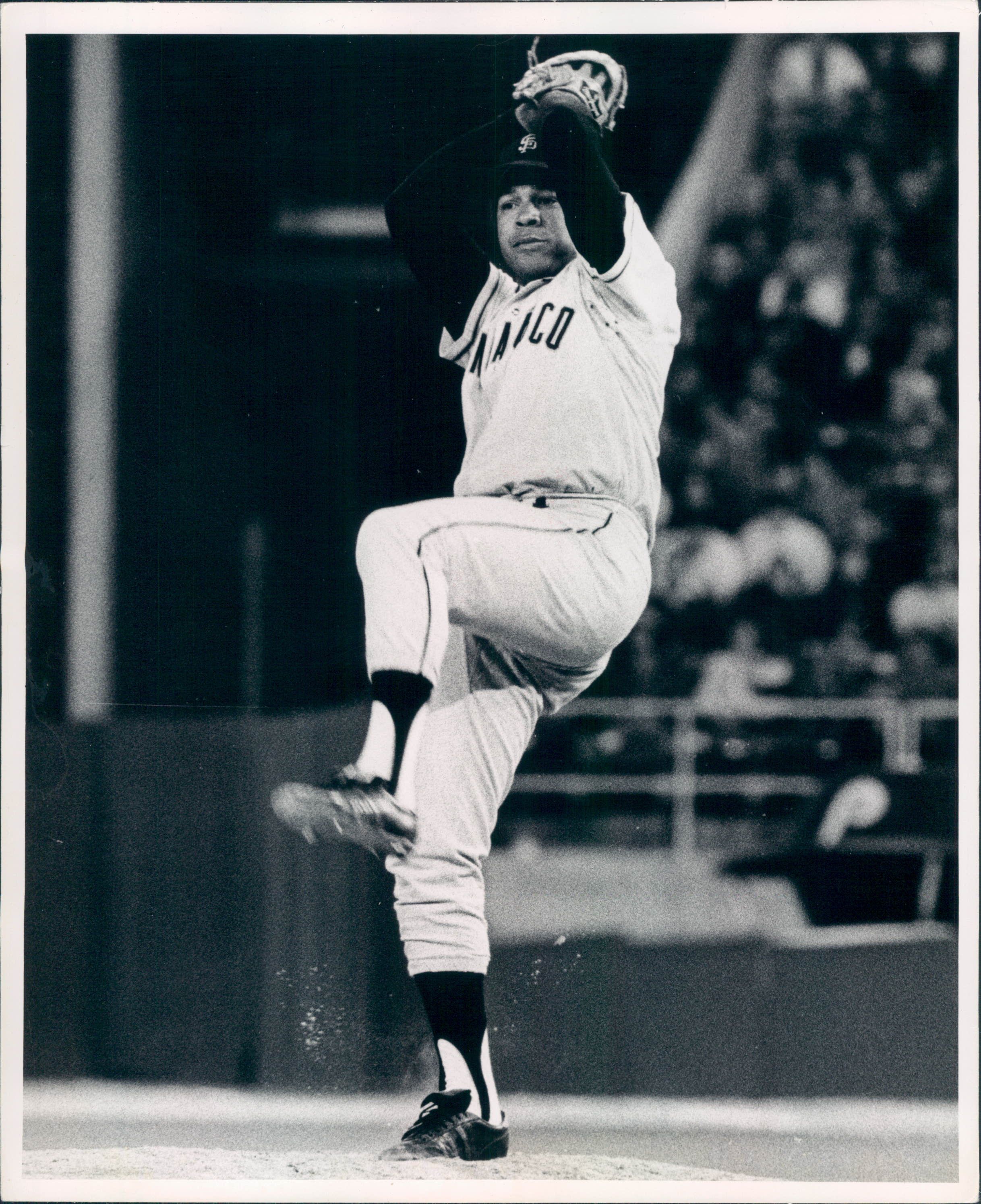 Juan Marichal Signed Giants Pitching 8x10 Photo w/HOF'83