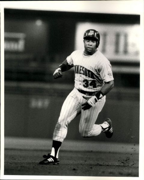 1985-87 Kirby Puckett Minnesota Twins "The Sporting News Collection Archives" Original 8" x 10" Photo (Sporting News Collection Hologram/MEARS Photo LOA) - Lot of 10