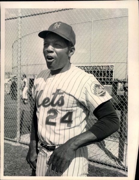 1974 Willie Mays New York Mets "St. Petersburg Times Archives" Original 6.5" x 8.5" Photo (St. Petersburg Times Hologram/MEARS Photo LOA)