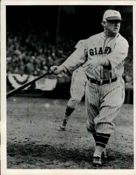 1928 John McGraw New York Giants "The Sporting News Collection Archives" Original 7" x 9" Photo (Sporting News Collection Hologram/MEARS Photo LOA)