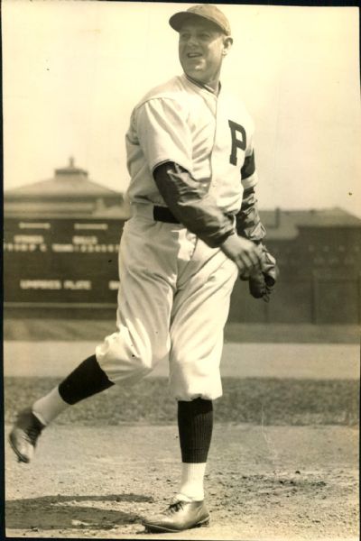 1932 Ray Kremer Pittsburgh Pirates "The Sporting News Collection Archives" Original 6.5" x 9.5" Photo (Sporting News Collection Hologram/MEARS Photo LOA)