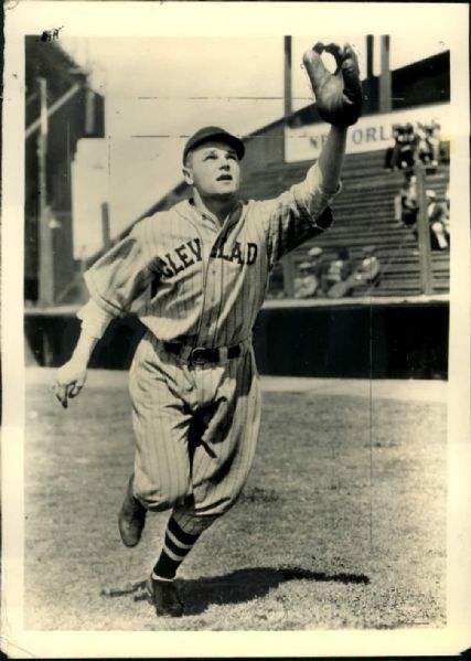 1930-36 Joe Vosmik Cleveland Indians "The Sporting News Collection Archives" Original 5" x 7" Photo (Sporting News Collection Hologram/MEARS Photo LOA)