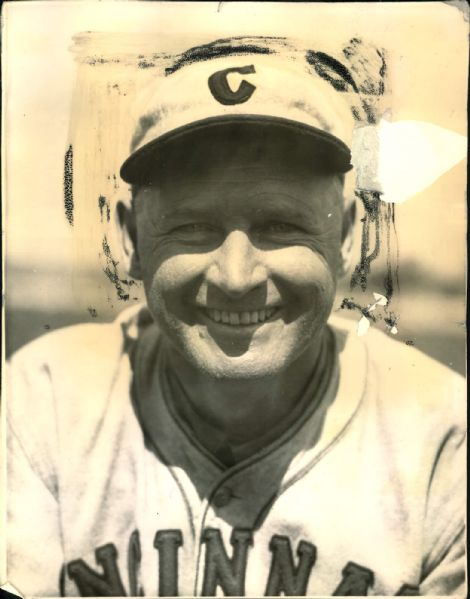 1934 Bob OFarrell Cincinnati Reds "The Sporting News Collection Archives" Original 7.5" x 10" Photo (Sporting News Collection Hologram/MEARS Photo LOA)