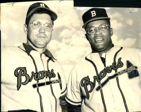 1952 Earl Torgeson and George Crowe Boston Braves "The Sporting News Collection Archives" Original 8" x 10" Photo (Sporting News Collection Hologram/MEARS Photo LOA)
