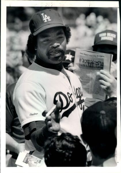 1989-93 Eddie Murray Los Angeles Dodgers New York Mets "The Sporting News Collection Archives" Original Photos (Sporting News Collection Hologram/MEARS Photo LOA) - Lot of 11