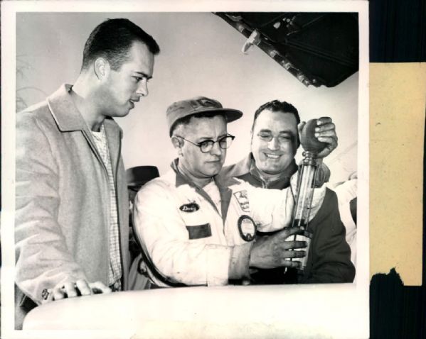 1956 Eddie Mathews Milwaukee Braves "The Sporting News Collection Archives" Original Photo (Sporting News Collection Hologram/MEARS Photo LOA)