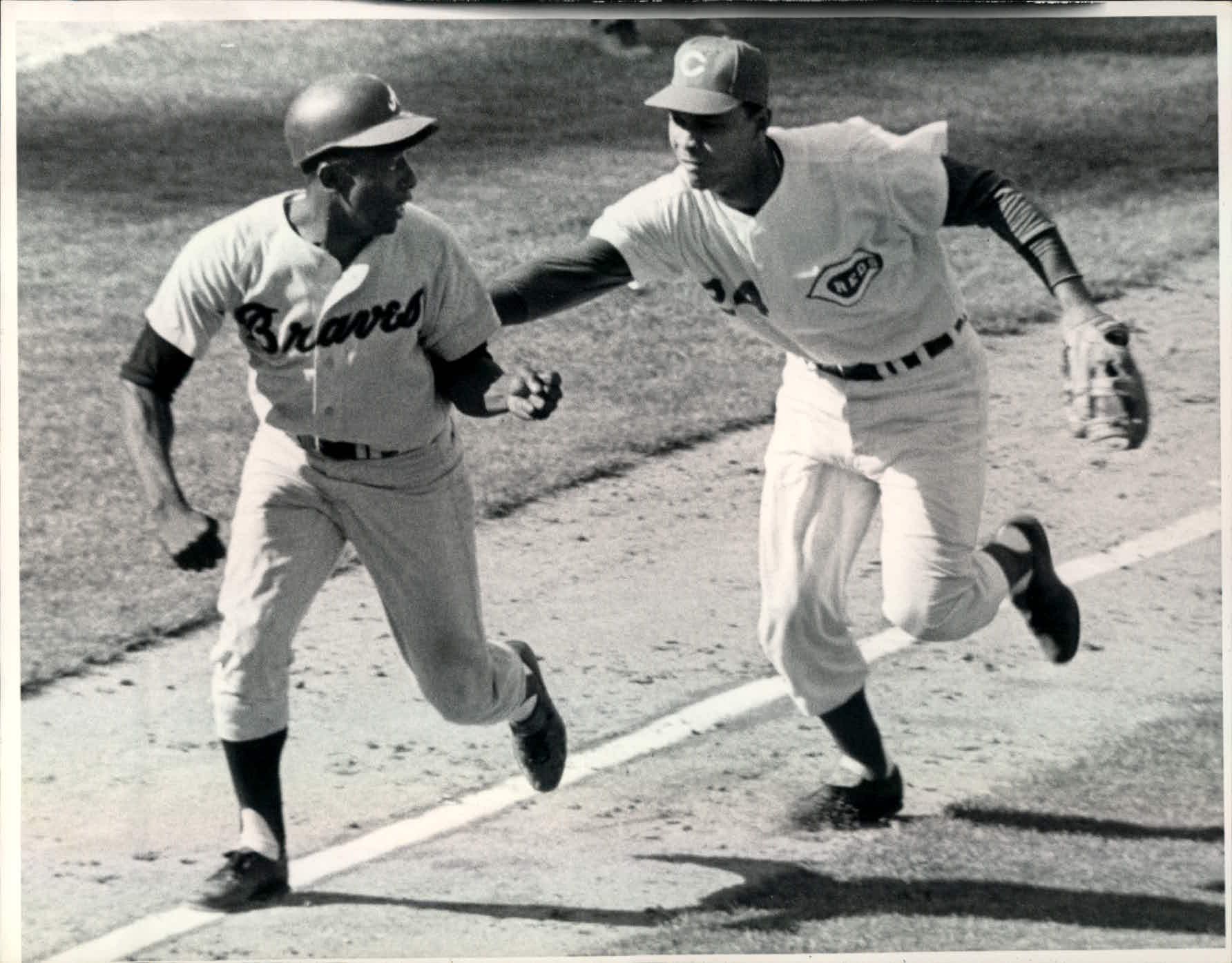 Lot Detail - 1964-68 Tony Perez Cincinnati Reds The Sporting News  Collection Archives Original Photos (Sporting News Collection  Hologram/MEARS Photo LOA) - Lot of 6