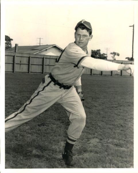 1948-67 Robin Roberts Philadelphia Phillies "The Sporting News Collection Archives" Original 8" x 10" Photos (Sporting News Collection Hologram/MEARS Photo LOA) - Lot of 2