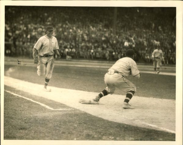 1931 Glenn Wright Chicago Cubs "The Sporting News Collection Archives" Original 6.75" x 8.5" Photo (Sporting News Collection Hologram/MEARS Photo LOA)