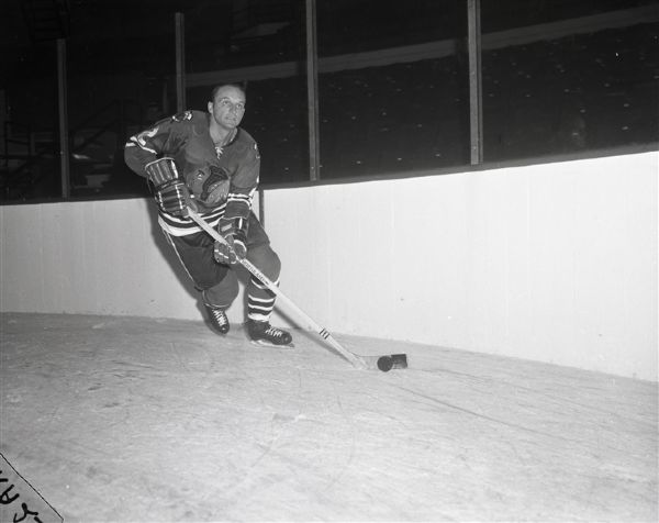 1964 Doug Mohns Chicago Black Hawks "Chicago Sun-Times" Original 4" x 5" B & W Negative (Chicago Sun-Times Archives/MEARS Auction LOA)