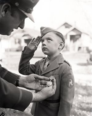 1943 Posthumous Salute "Chicago Sun-Times" Original 4" x 5" B & W Negative (Chicago Sun-Times Archives/MEARS Photo LOA)