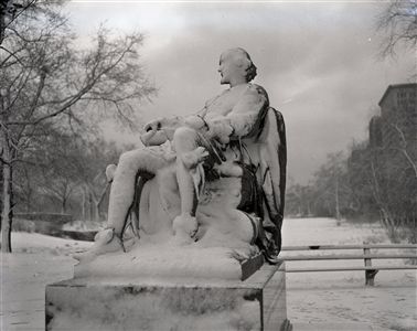 1942 Snow Covered Statue Lincoln Park "Chicago Sun-Times" Original 4" x 5" B & W Negative (Chicago Sun-Times Archives/MEARS Photo LOA)