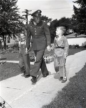 1942 Air Force Sons Visiting Their Father "Chicago Sun-Times" Original 4" x 5" B & W Negative (Chicago Sun-Times Archives/MEARS Photo LOA)