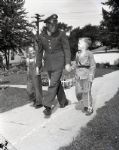1942 Air Force Sons Visiting Their Father "Chicago Sun-Times" Original 4" x 5" B & W Negative (Chicago Sun-Times Archives/MEARS Photo LOA)