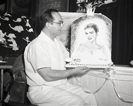 1956 Grace Kelly Cake "The Chicago Sun-Times" Original 4" x 5" B & W Negative (Chicago Sun-Times Hologram/MEARS Photo LOA)