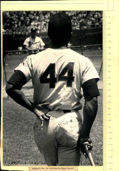 1971 Hank Aaron Atlanta Braves "The Sporting News Collection Archives" Original 7" x 10" Photo (Sporting News Collection Hologram/MEARS Photo LOA)