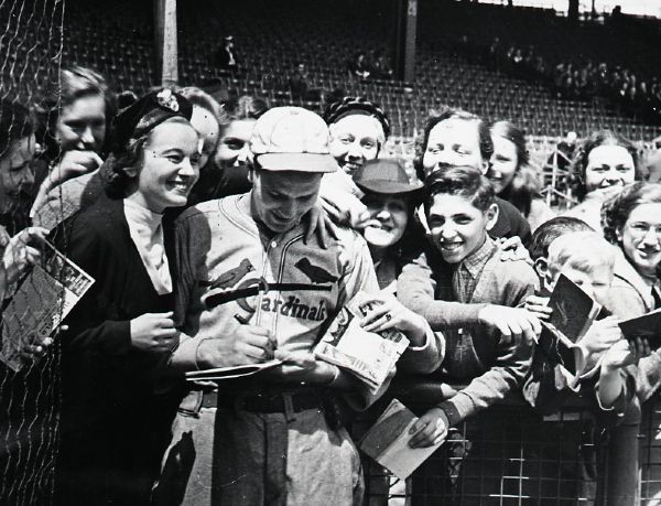 1933-37 Dizzy Dean St. Louis Cardinals "The Sporting News" Original 2" x 2.75" Black And White Negative (The Sporting News Collection/MEARS Auction LOA) 
