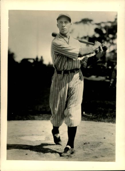 1929-34 Lyn Lary New York Yankees "The Sporting News Collection Archives" Original 5" x 7" Photo (Sporting News Collection Hologram/MEARS Photo LOA)