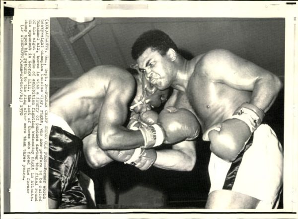 1970 Muhammad Ali "The Chicago Sun-Times Collection Archives" Original Photo (Chicago Sun-Times Hologram/MEARS Photo LOA)