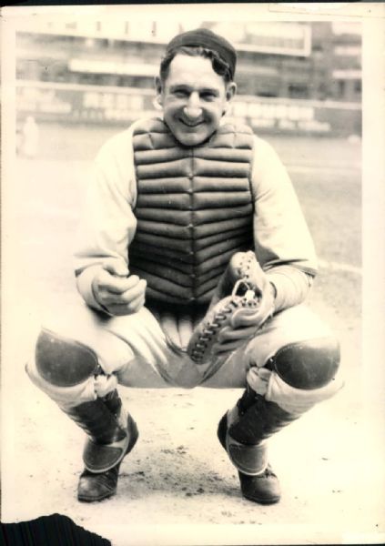 1936-38 circa Ernie Lombardi Cincinnati Reds "The Sporting News Collection Archives" Original 5" x 7" Photo (Sporting News Collection Hologram/MEARS Photo LOA)