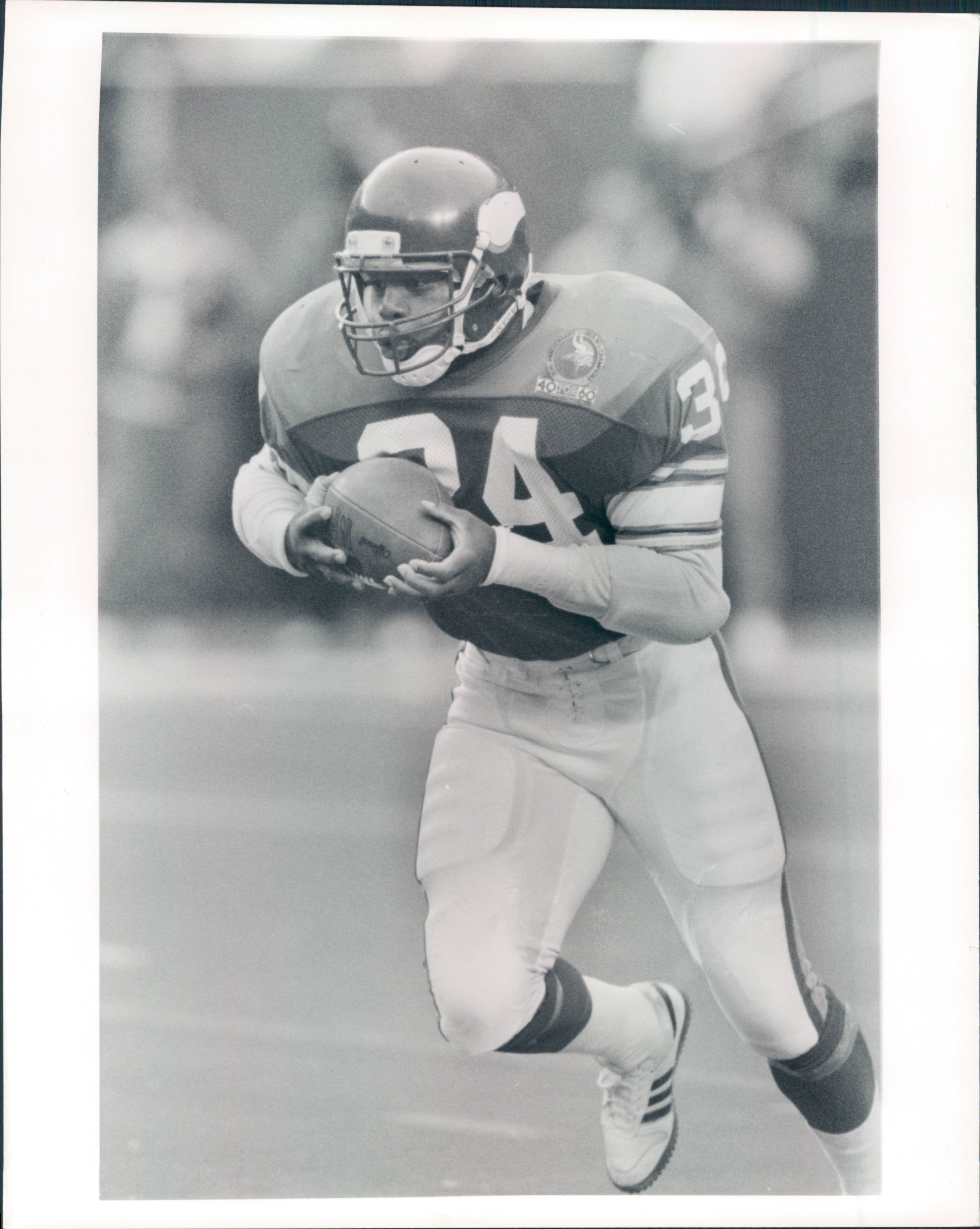 Lot Detail - 1981-89 Hershel Walker Minnesota Vikings / Dallas Cowboys TSN  Collection Archives Original Type 1 8 x 10 Photo (Sporting News  Collection Hologram/MEARS Type 1 Photo LOA) - Lot of 8