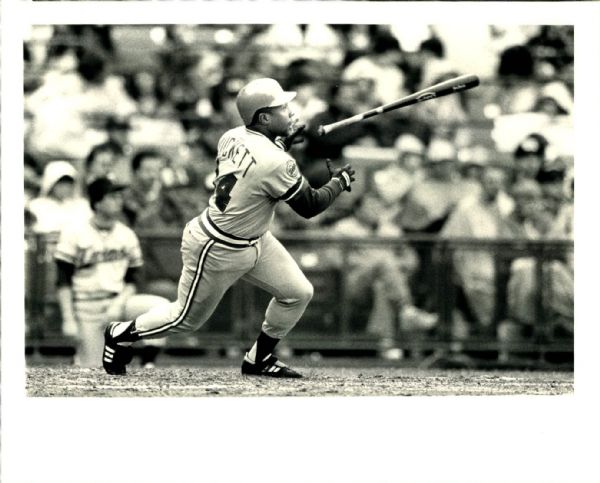 1986 Kirby Puckett Minnesota Twins "The Sporting News Collection Archives" Original 8" x 10" Photo (Sporting News Collection Hologram/MEARS Photo LOA)