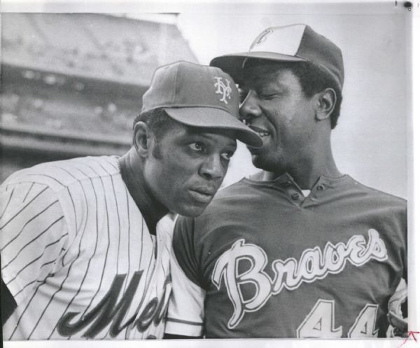 1972 Willie Mays Hank Aaron New York Mets Atlanta Braves "Rogers Photo Archive" Original 7" x 8.5" Photo (MEARS Photo LOA) 