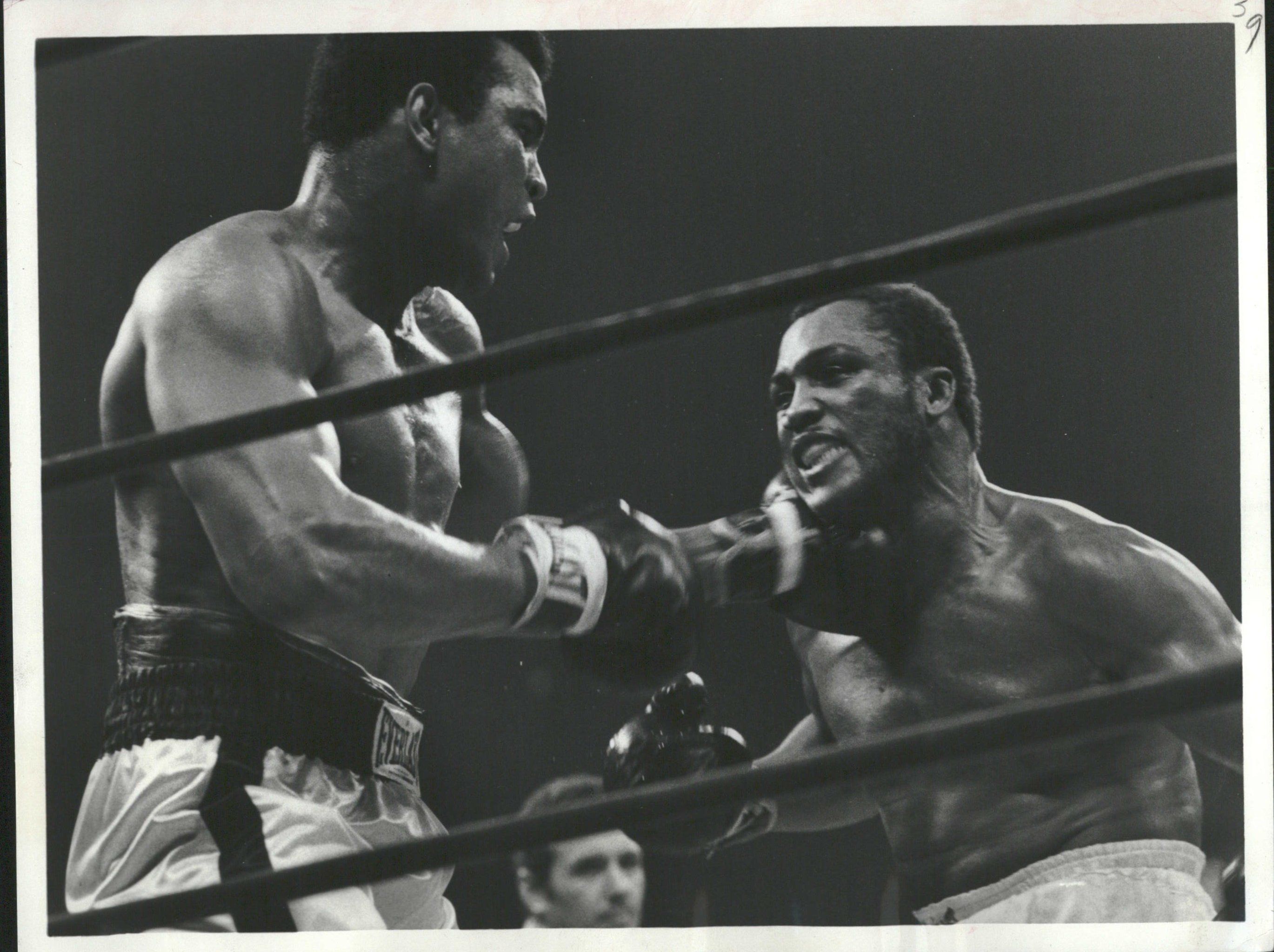 Lot Detail - 1974 Muhammad Ali Joe Frazier Rematch to Fight of the ...