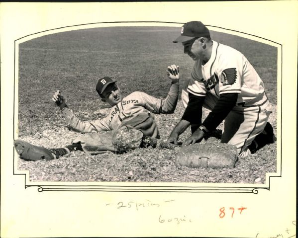 1947 Johnny Cooney Boston Braves "The Sporting News Collection Archives" Original 6.5" x 8.5" Photo (Sporting News Collection Hologram/MEARS Photo LOA)