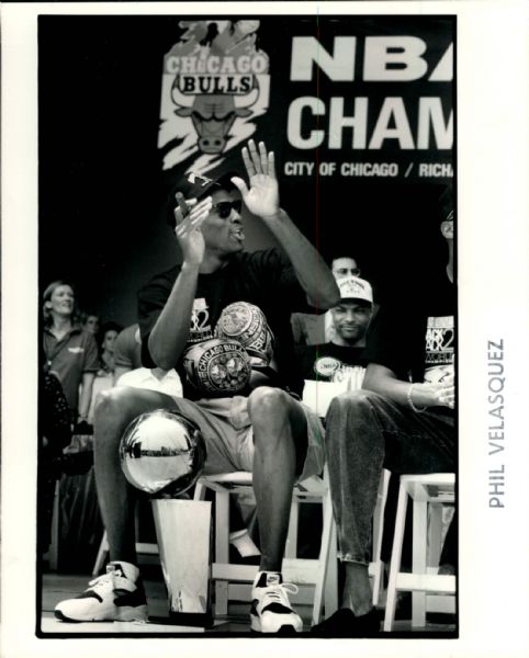1992 Michael Jordan Chicago Bulls "Chicago Sun-Times" Original Type 1 8" x 10" Photo (Sun Times Hologram/MEARS Type 1 Photo LOA)