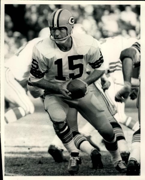 1959-68 circa Bart Starr Green Bay Packers "The Sporting News Collection Archives" Original 8" x 10" Photo (Sporting News Collection Hologram/MEARS Photo LOA)