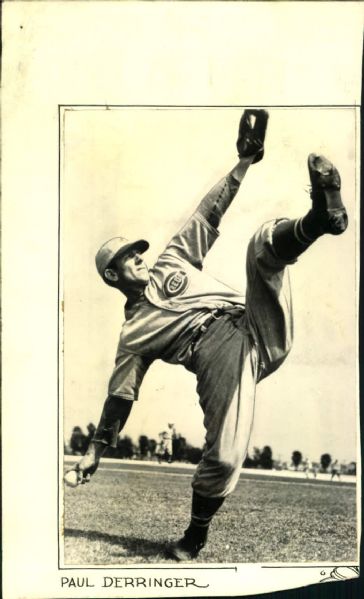 1933-42 circa Paul Derringer Cincinnati Reds "The Sporting News Collection Archives" Original 4.5" x 6.5" Photo (Sporting News Collection Hologram/MEARS Photo LOA)