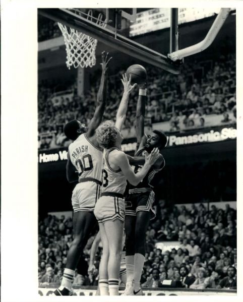 1981 Larry Bird Robert Parrish Boston Celtics "The Sporting News Collection Archives" Original 8" x 10" Photo (Sporting News Collection Hologram/MEARS Photo LOA)