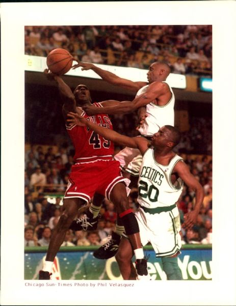 1994-95 Michael Jordan Chicago Bulls "Chicago Sun-Times" Original Type 1 8 1/2" x 11" Photo (Sun Times Hologram/MEARS Type 1 Photo LOA)